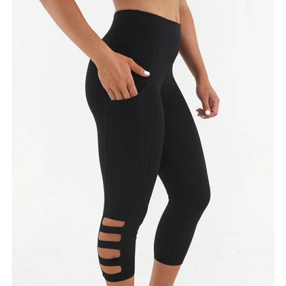 KIAVA black cutout capris